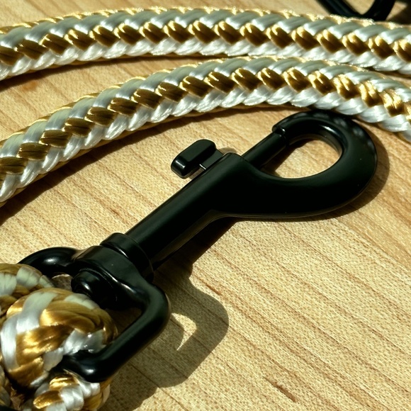 White & Gold Double Braided Nylon Leash - Picture 2 of 4